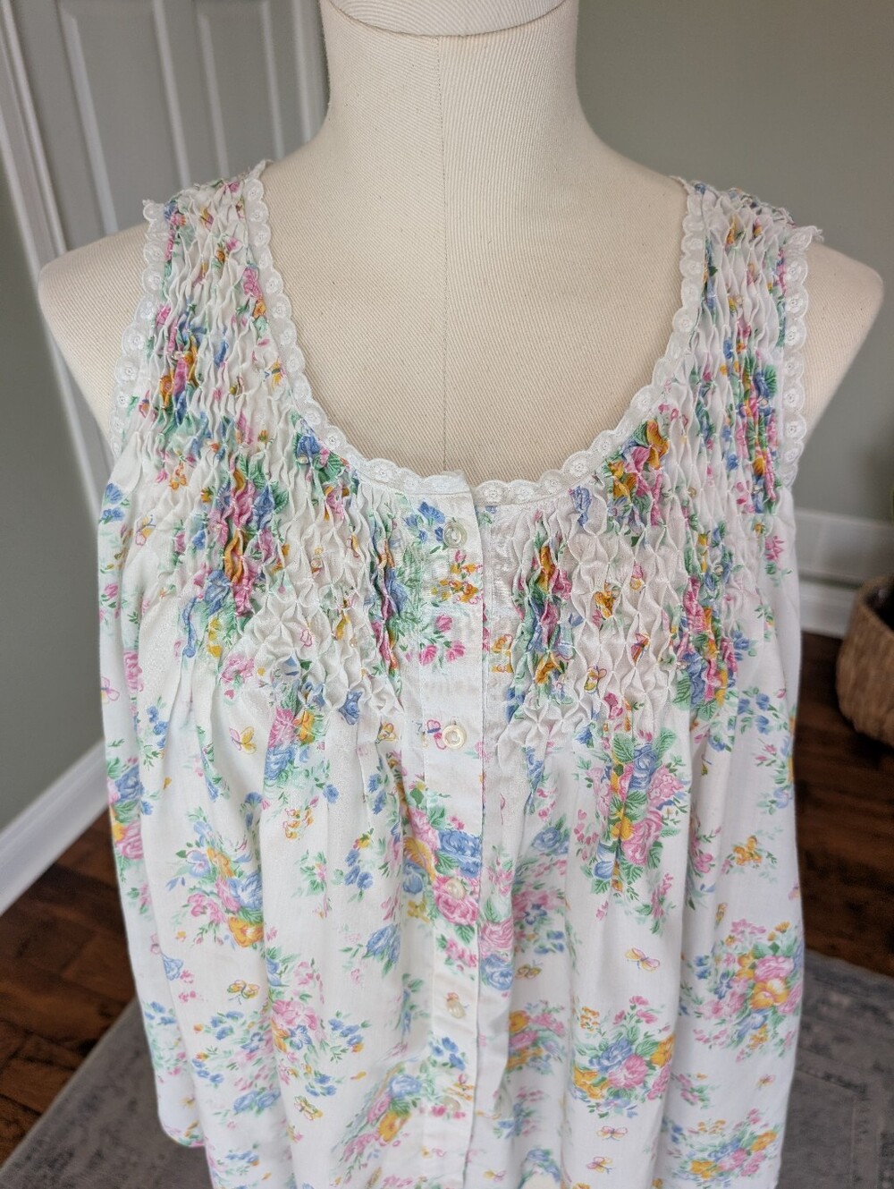 Adorable Floral Cottagecore Blouse Smocked Sleeveless Prairie Large